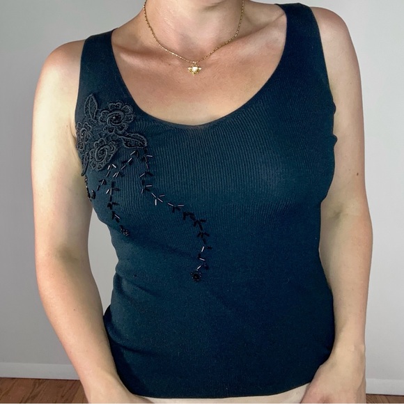 ✨ MOVING SALE ✨ Y2K Liiy Kaye black beaded tank top - Picture 1 of 4